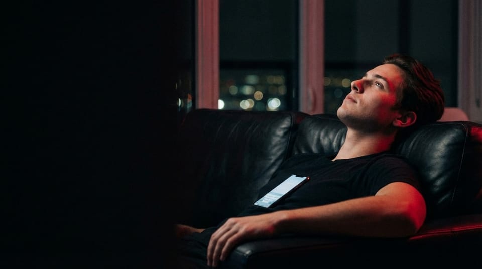 What to Text After She Says Yes to a Date 📲