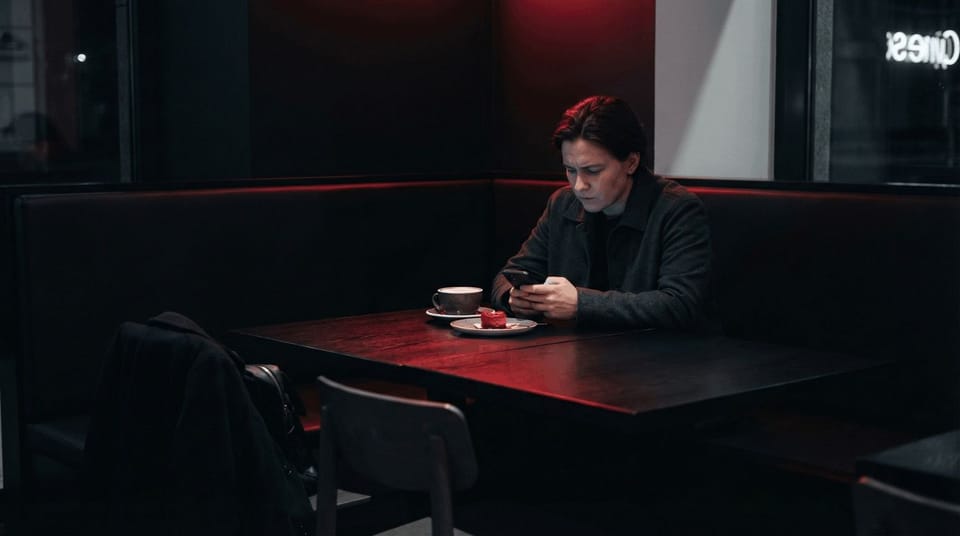 First Date Red Flags: 20 Warning Signs You Shouldn't Ignore (Psychology Breakdown)